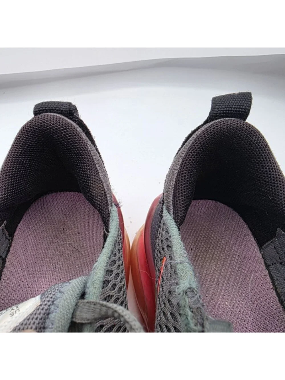 Nike Air Max 270 Girls Size 1 Smoke Gray Hyper Pink Sneakers Athletic AO2372-031